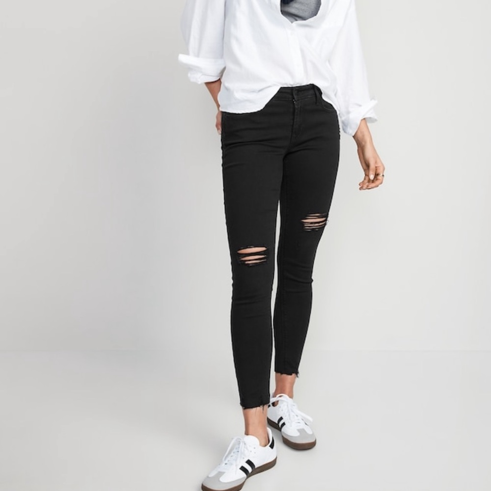 Old Navy Black Distressed Jeans
